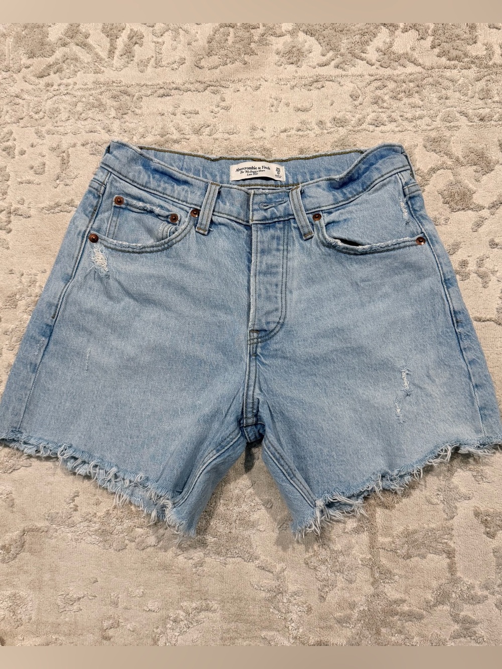 Abercrombie & Fitch the 90s baggy shorts